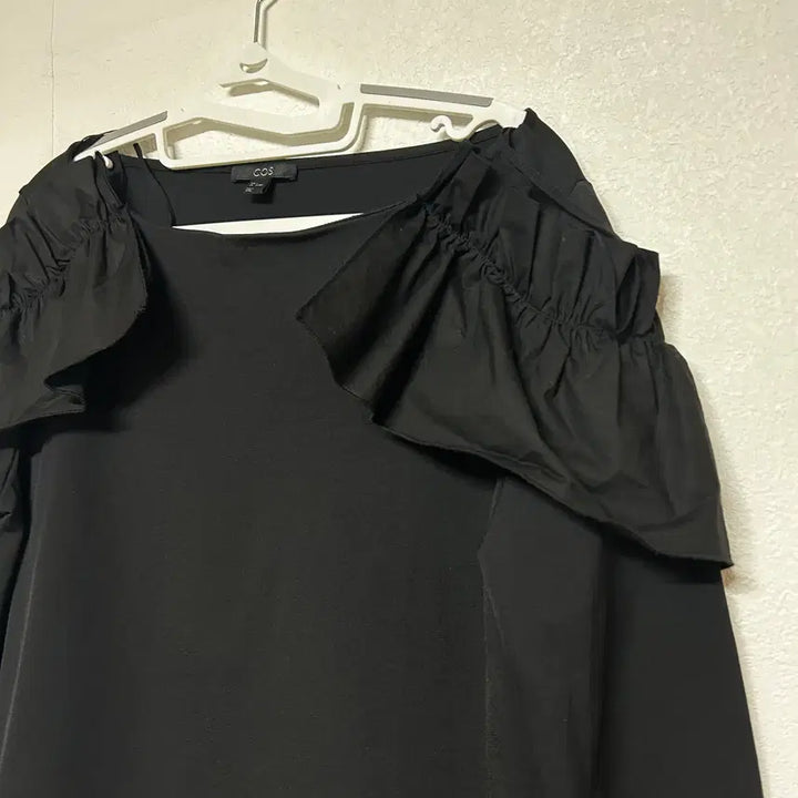 [BUNJANG] COS Frill Long Sleeve T-Shirt Black S / 코스 프릴 긴팔티 s 블랙