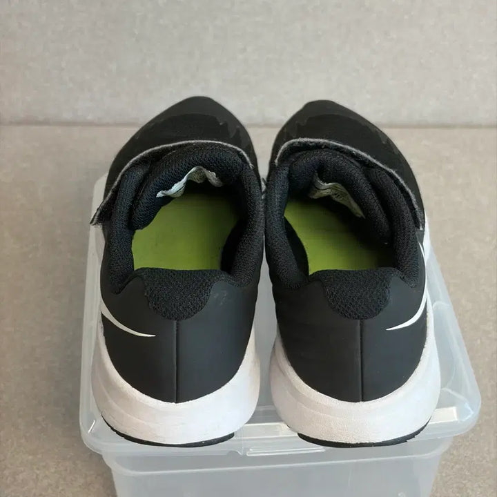 [SOLD OUT] 나이키 키즈 운동화 스타로너 (210) PSV 921443-001