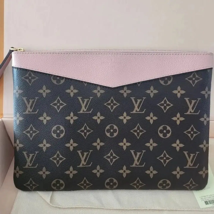 [BUNJANG] Louis Vuitton Daily Clutch Full Box / 루이비통 데일리 클러치 풀박스