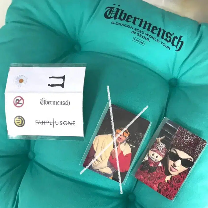 [BUNJANG] G-Dragon Fam Zone Cushion + Entry Photocard + Sticker Set / 지드래곤 팸존 방석+입장포카+스티커 세트