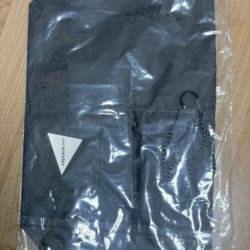 [SOLD OUT] 앤드원더 그로서리 포켓 백 그레이(새상품)