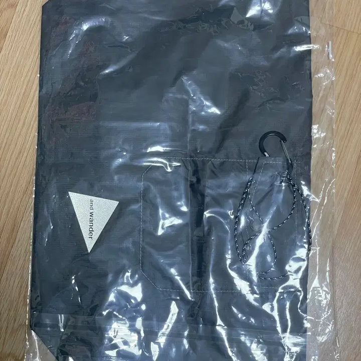 [SOLD OUT] 앤드원더 그로서리 포켓 백 그레이(새상품)