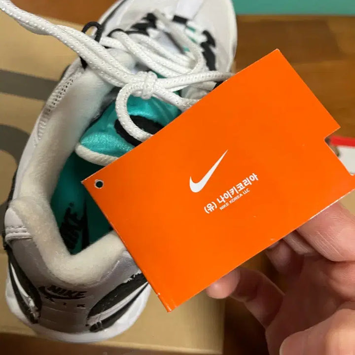 [BUNJANG] Nike Air Max 95 White and Black Sneakers / 나이키 에어맥스95 화이트앤블랙 250