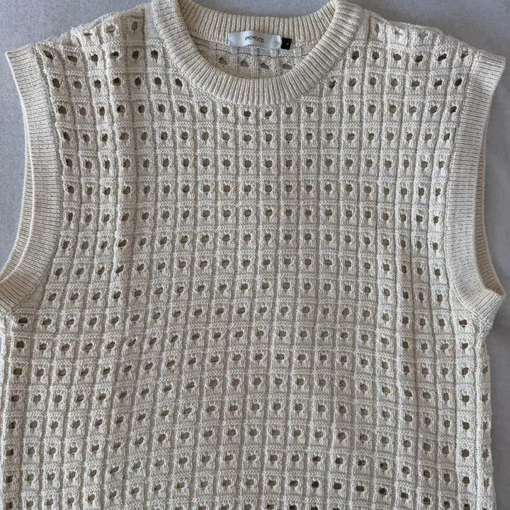 [BUNJANG] 아모멘토 COTTON KNIT VEST ECRU / 아모멘토 COTTON KNIT VEST ECRU
