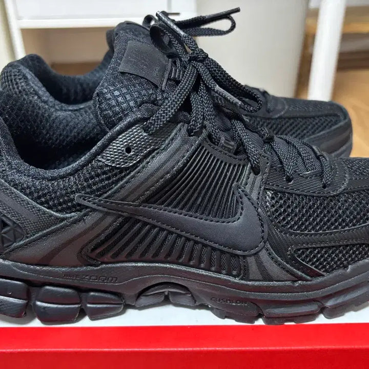 [BUNJANG] Nike Zoom Vomero 5 SP Black Sneakers / [250] 나이키 줌 보메로 5 SP 블랙