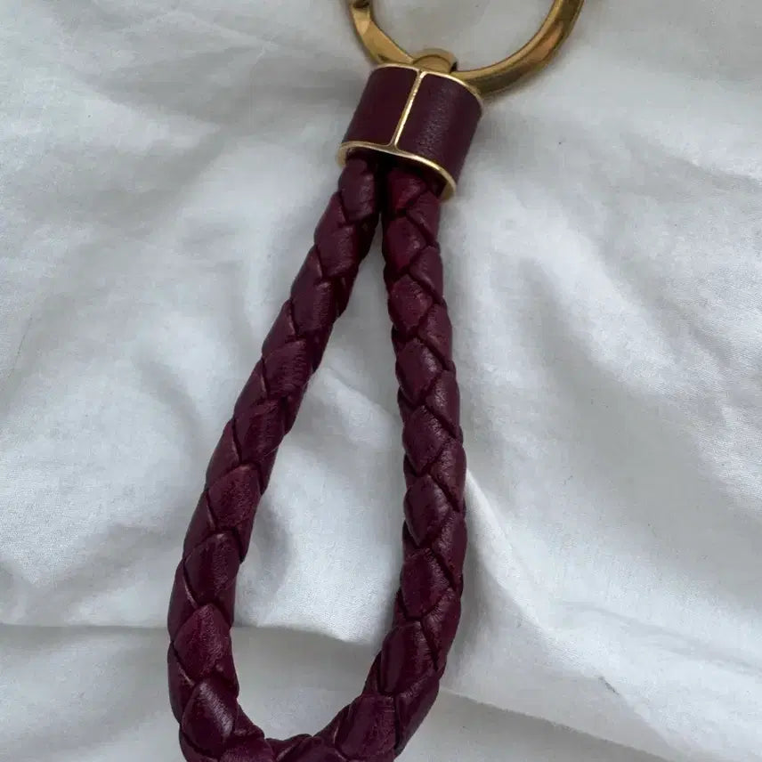 [SOLD OUT] 보테가베네타 가죽 키링 버건디