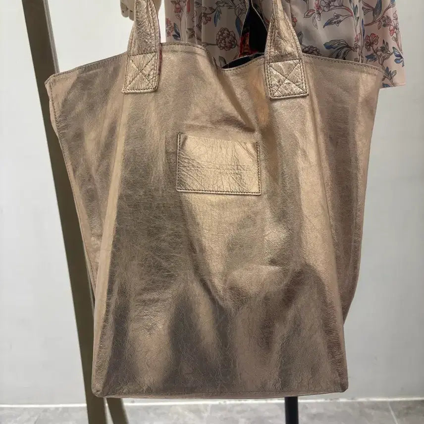 [SOLD OUT] Hby EKATRINA 토트백 골드 가죽 쇼퍼백 플라워 안감