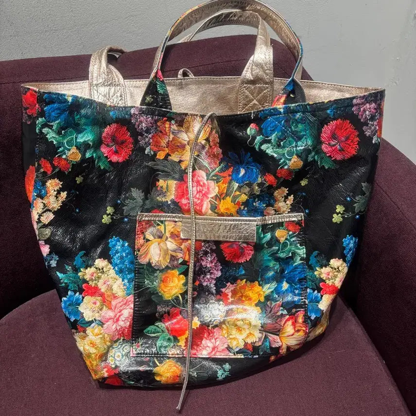 [SOLD OUT] Hby EKATRINA 토트백 골드 가죽 쇼퍼백 플라워 안감