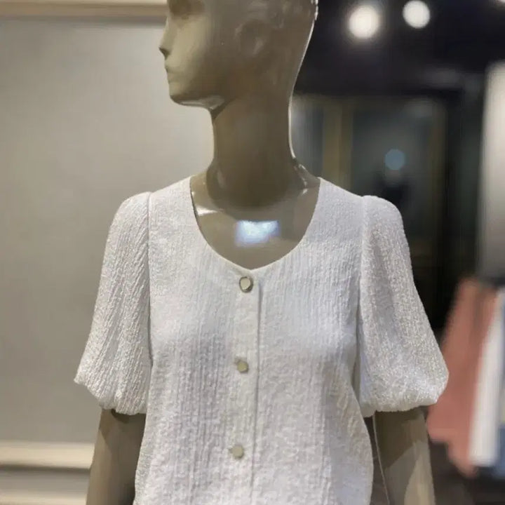 [SOLD OUT] 시슬리 릴리아 크롭 가디건형 블라우스