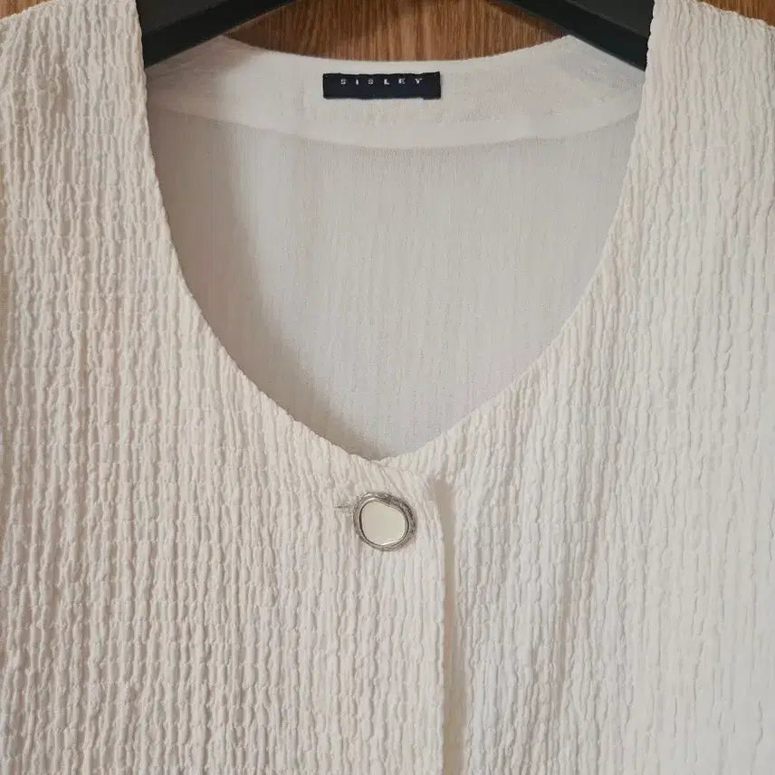 [SOLD OUT] 시슬리 릴리아 크롭 가디건형 블라우스