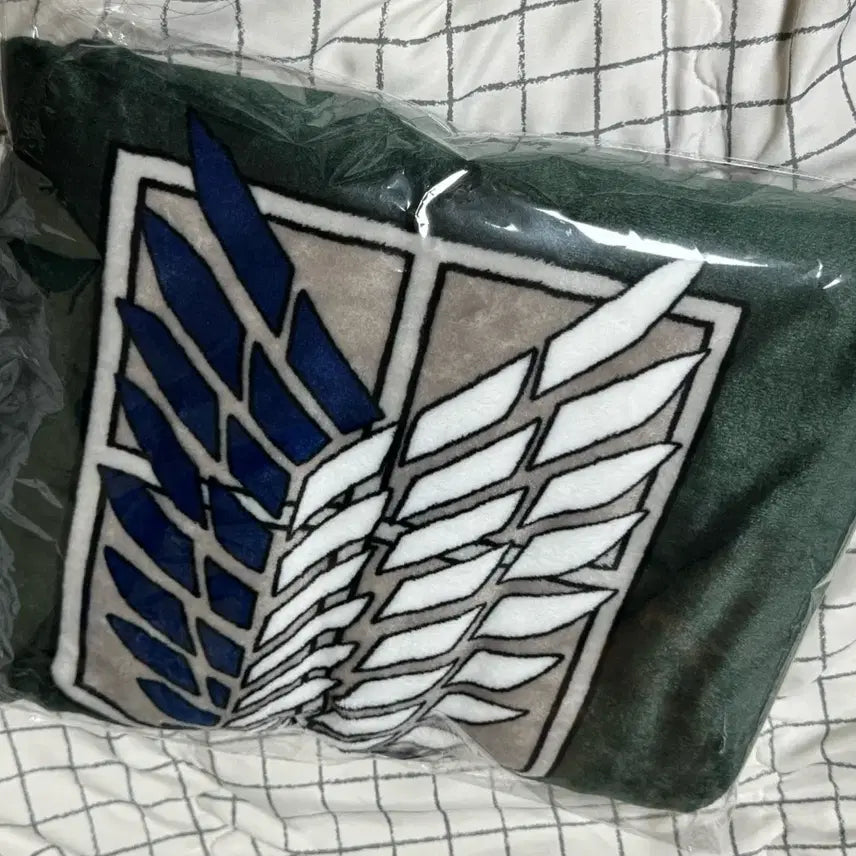 [BUNJANG] Frank Burger Attack on Titan Survey Corps Cape Blanket / 프랭크버거 진격의 거인 조사병단 망토 담요