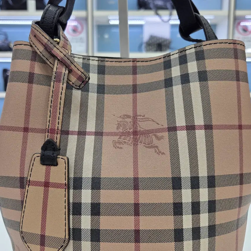 [BUNJANG] Burberry Haymarket Nova Small Bucket Shoulder Bag / 버버리 헤이마켓 노바 카메라 스몰 버킷 숄더백 40571581