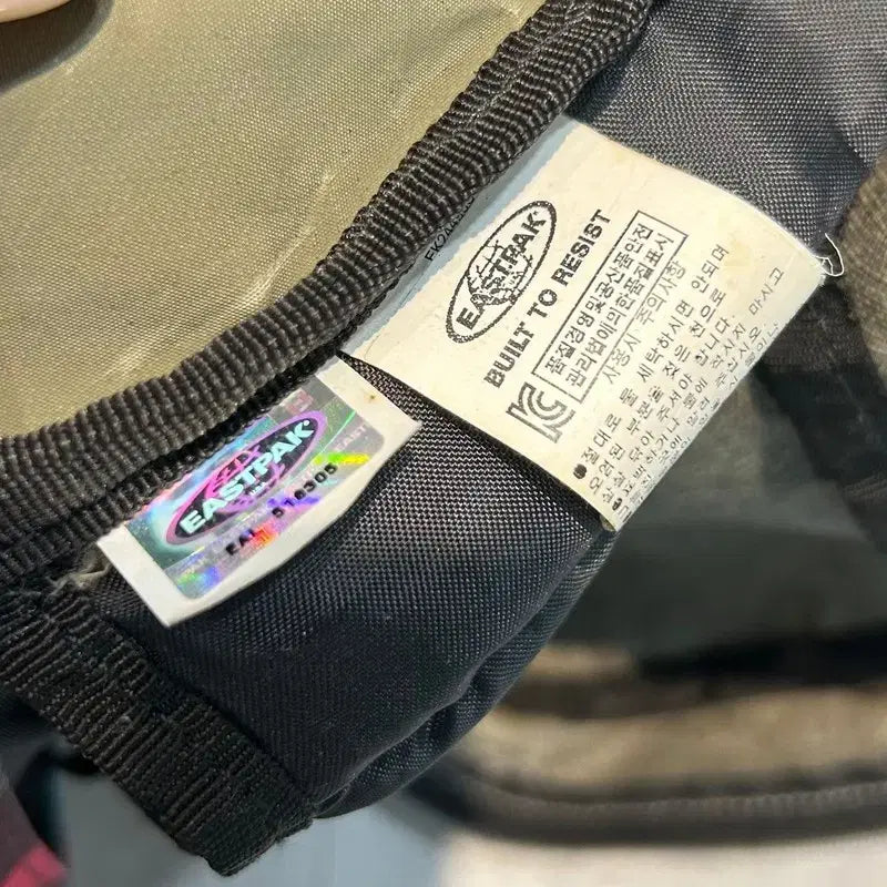 [SOLD OUT] OS 이스트팩 빈티지 피나클 체커보드 체크패턴 백팩 가방