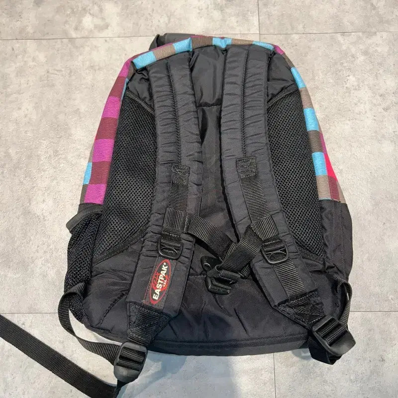 [SOLD OUT] OS 이스트팩 빈티지 피나클 체커보드 체크패턴 백팩 가방