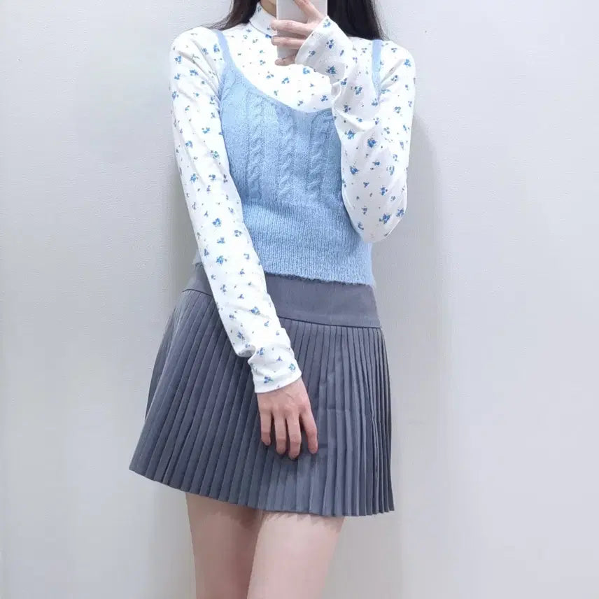 [BUNJANG] Floral Turtleneck T-shirt / 플라워 터틀넥 티셔츠