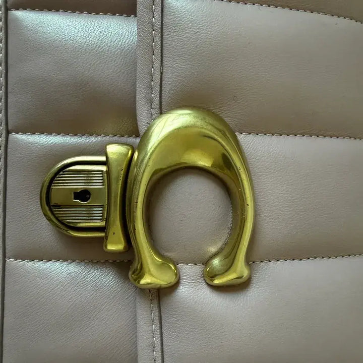 [BUNJANG] Coach Shoulder Bag / 코치 숄더백