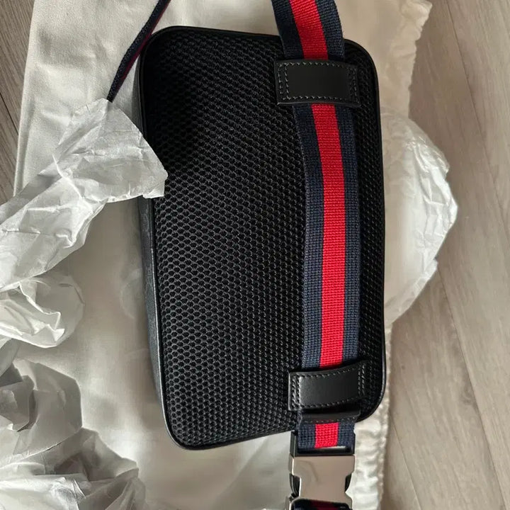 [SOLD OUT] 구찌 GG 수프림 캔버스 벨트백