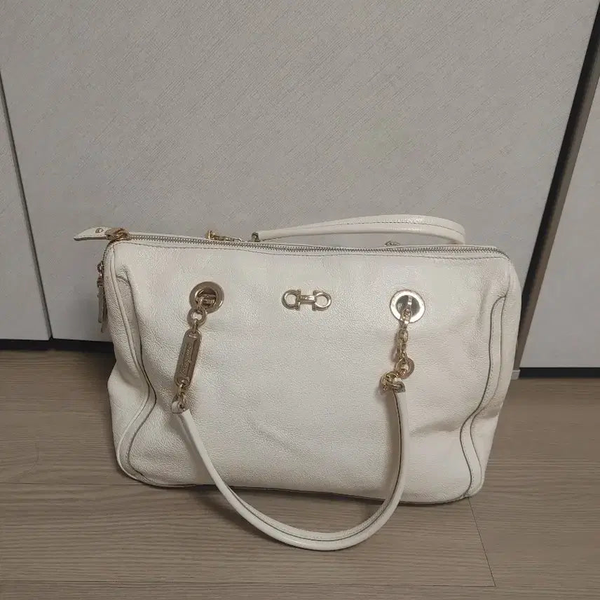 [BUNJANG] Ferragamo Gancini Shoulder Bag / 페라가모 간치니 숄더백
