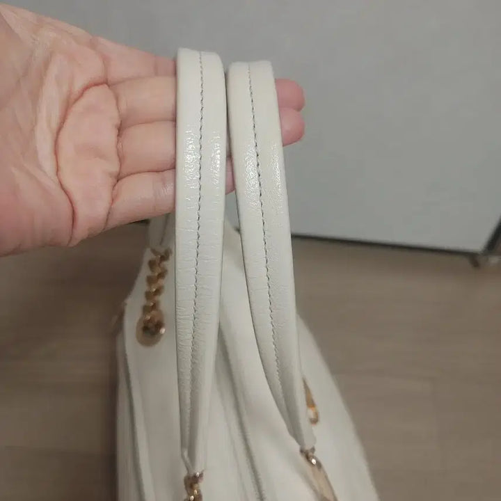 [BUNJANG] Ferragamo Gancini Shoulder Bag / 페라가모 간치니 숄더백