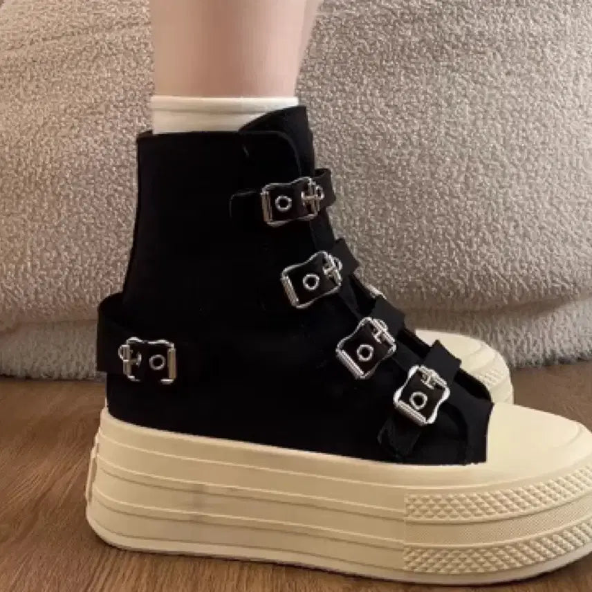 [BUNJANG] Buckle Sneakers (Size 235-240) / 버클 스니커즈 235-240