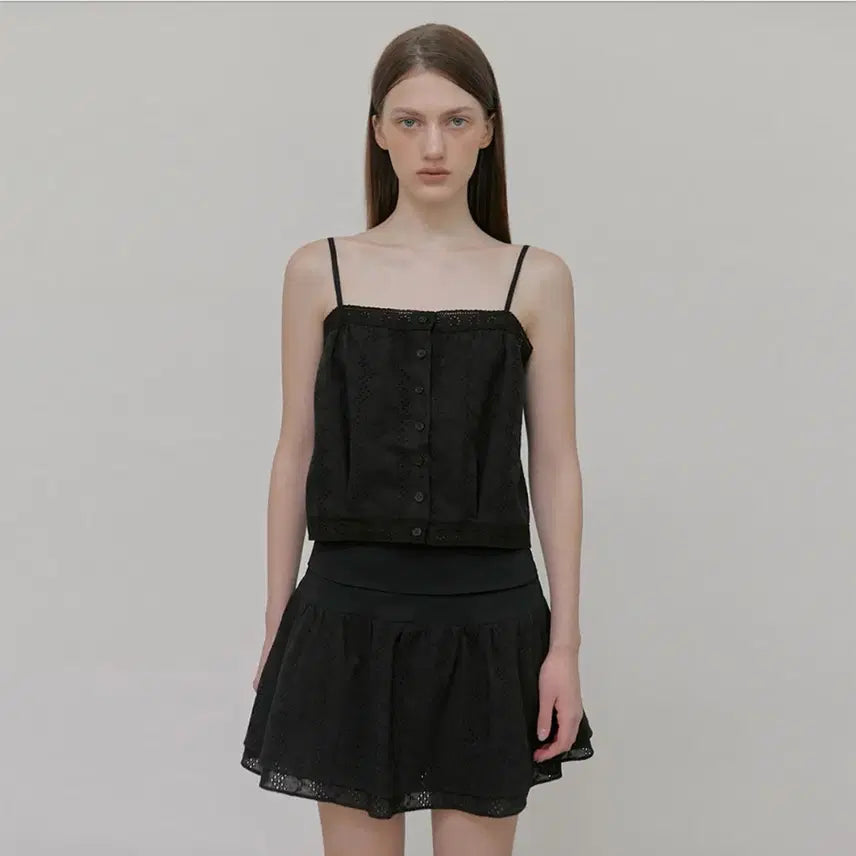 [BUNJANG] Etmon Punching Lace Sleeveless Blouse / 에트몽 블라우스 Etmon Punching Lace Sleeveless