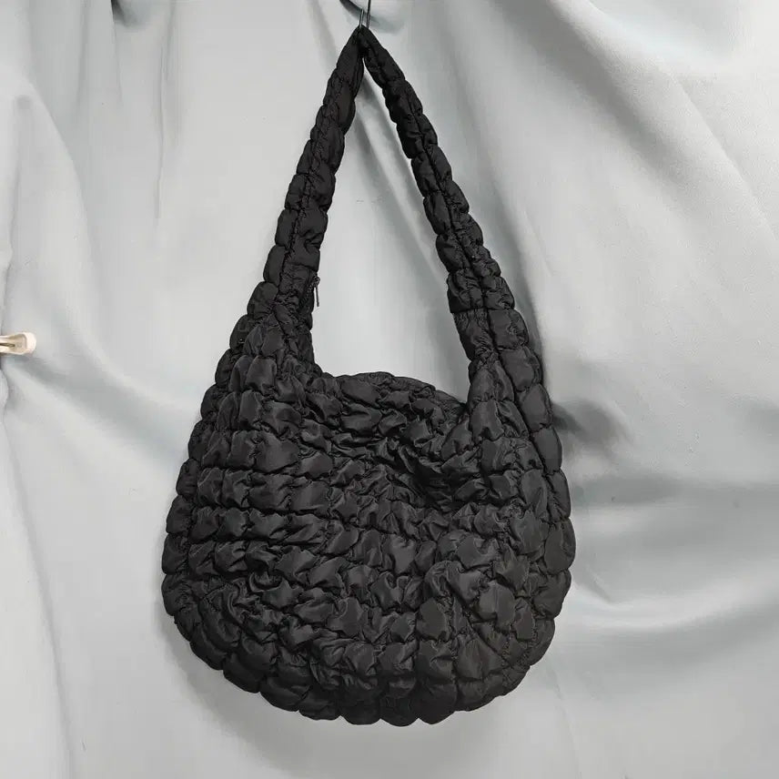 [SOLD OUT] COS 코스 퀼팅 오버사이즈 숄더백 블랙