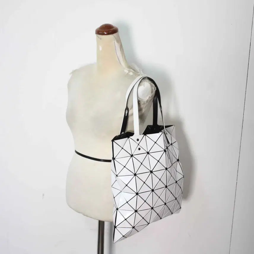 [BUNJANG] Issey Miyake Bao Bao Lucent Tote Bag / B-10574/이세이미야케 바오바오 정품 여성용 루센트 토드백