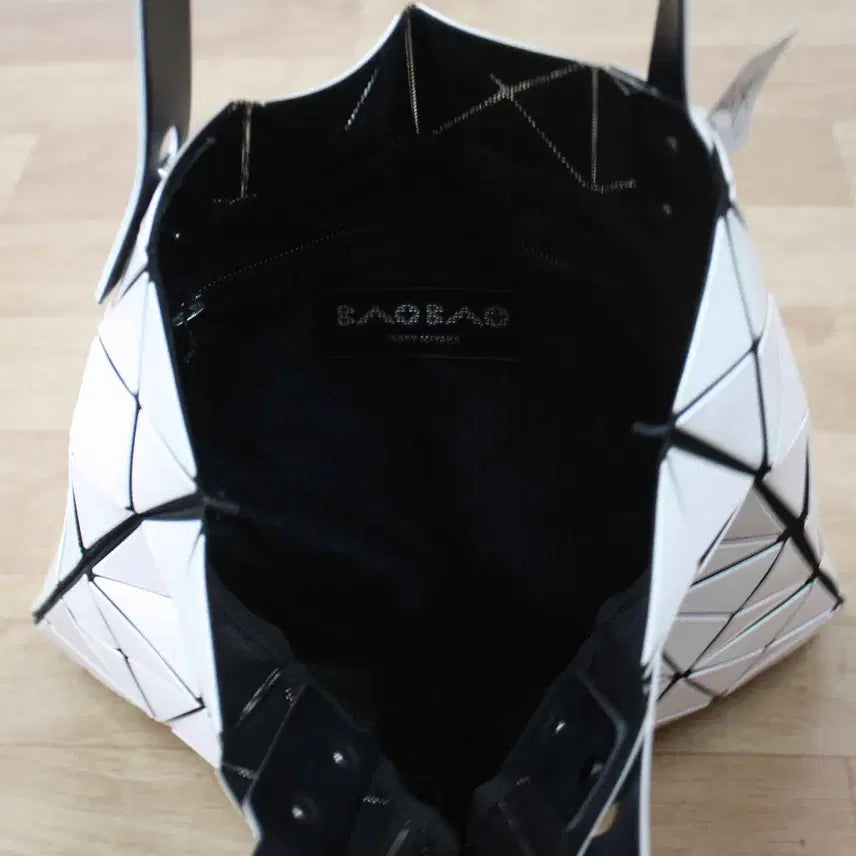 [BUNJANG] Issey Miyake Bao Bao Lucent Tote Bag / B-10574/이세이미야케 바오바오 정품 여성용 루센트 토드백