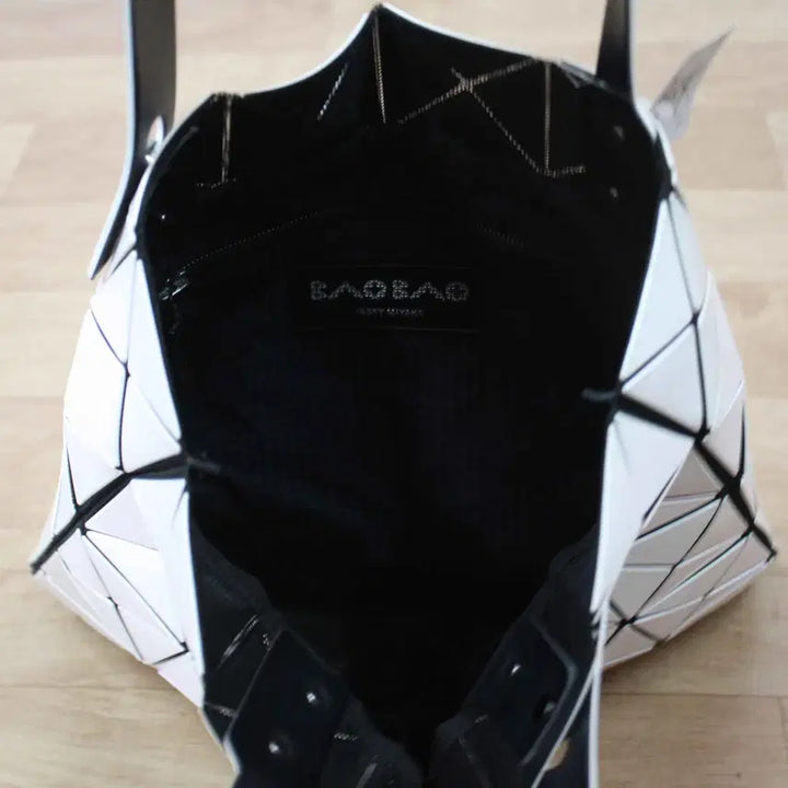 [BUNJANG] Issey Miyake Bao Bao Lucent Tote Bag / B-10574/이세이미야케 바오바오 정품 여성용 루센트 토드백