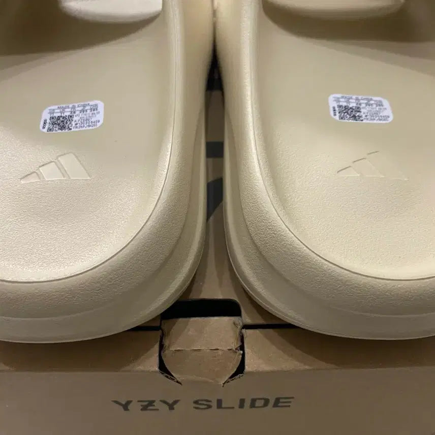 [SOLD OUT] [새상품] 아디다스 이지 슬라이드 본 FZ5897 295mm
