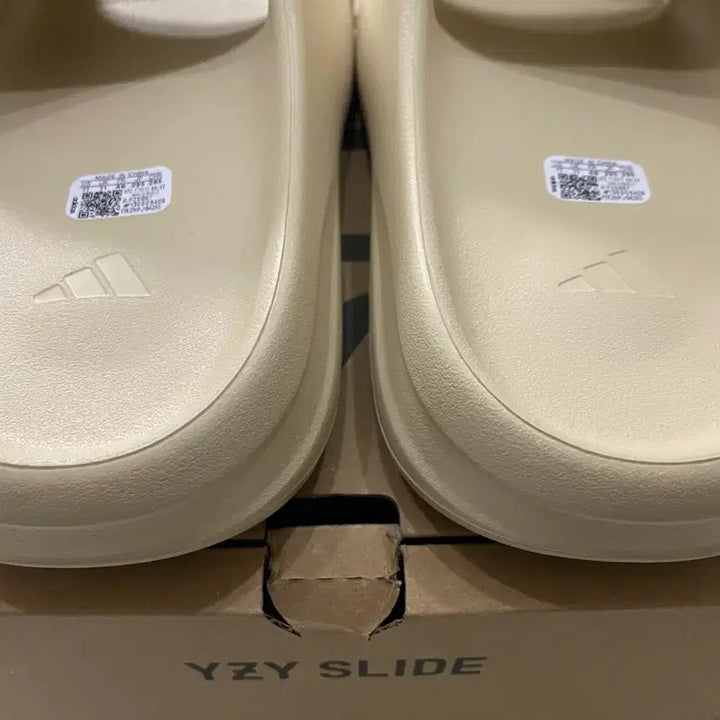 [SOLD OUT] [새상품] 아디다스 이지 슬라이드 본 FZ5897 295mm