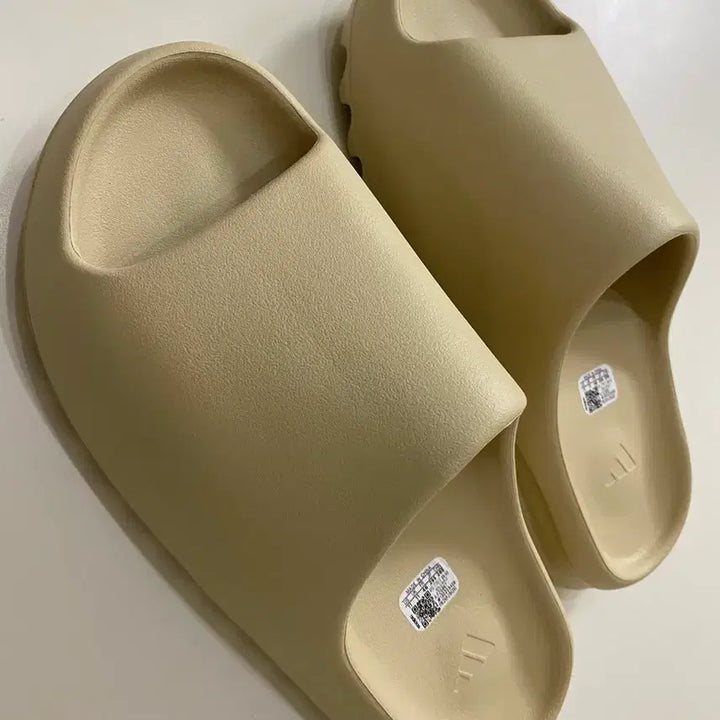 [SOLD OUT] [새상품] 아디다스 이지 슬라이드 본 FZ5897 295mm