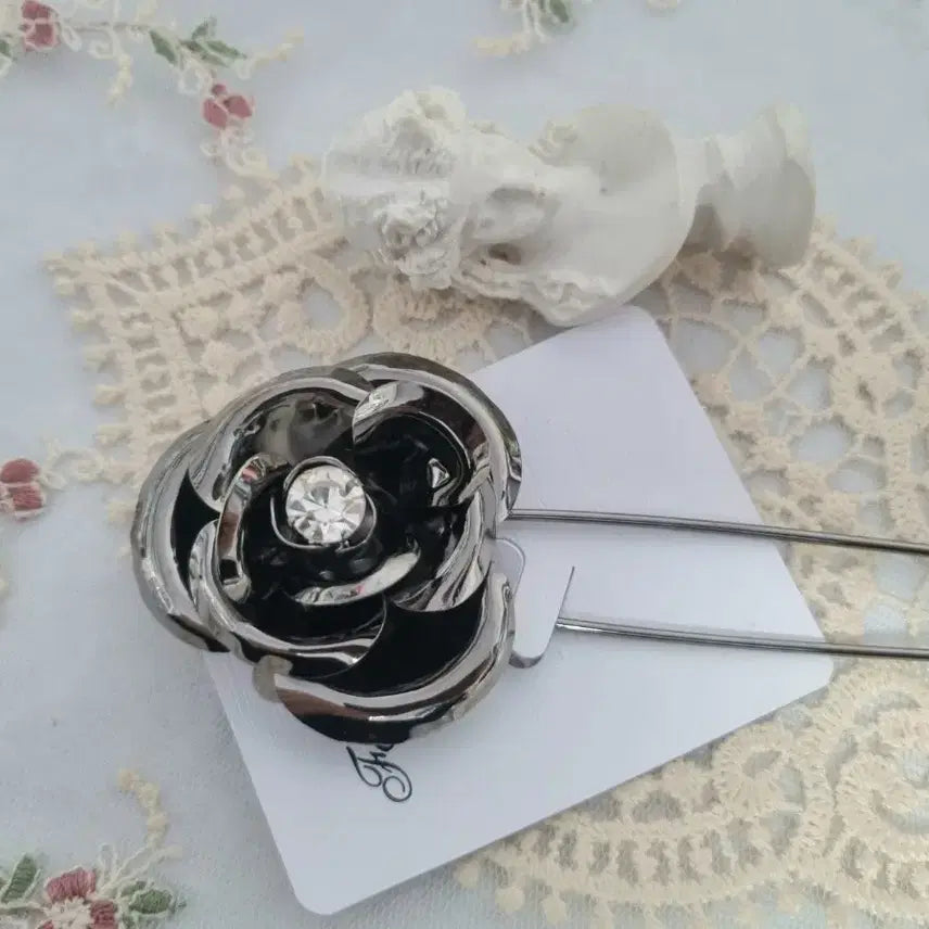 [BUNJANG] Black Rose Cubic Brooch / 블랙 장미 큐빅 옷핀 브로치(새상품)