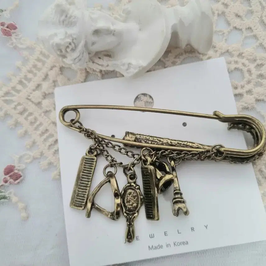 [BUNJANG] Vintage Cubic Zirconia Safety Pin Brooch / 큐빅 앤틱 빈티지 안전핀 브로치(새상품)