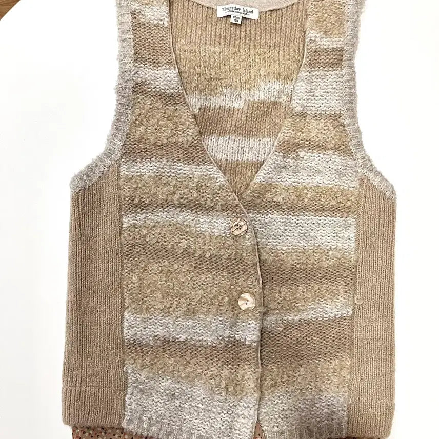 [BUNJANG] Thursday Island Vintage Knit Vest S / 써스데이아일랜드 빈티지 니트 조끼 베스트 S