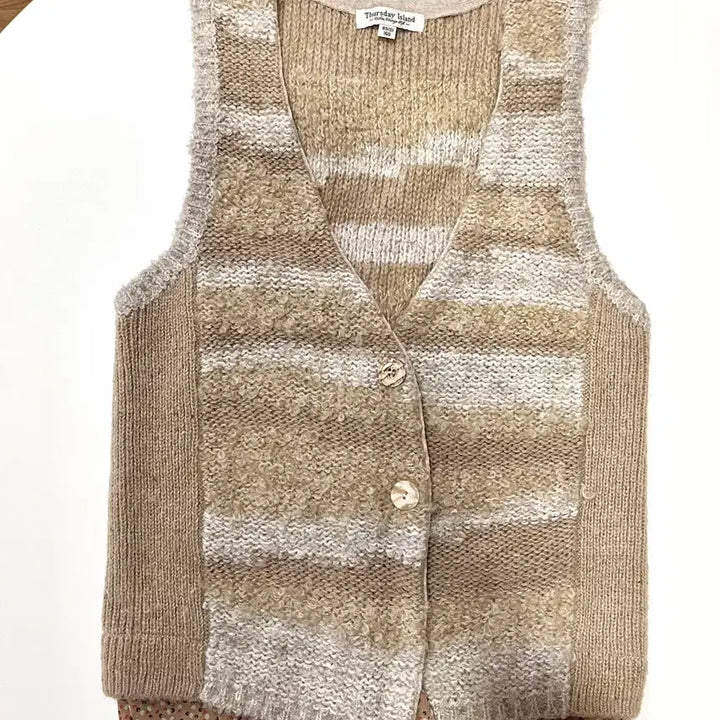 [BUNJANG] Thursday Island Vintage Knit Vest S / 써스데이아일랜드 빈티지 니트 조끼 베스트 S