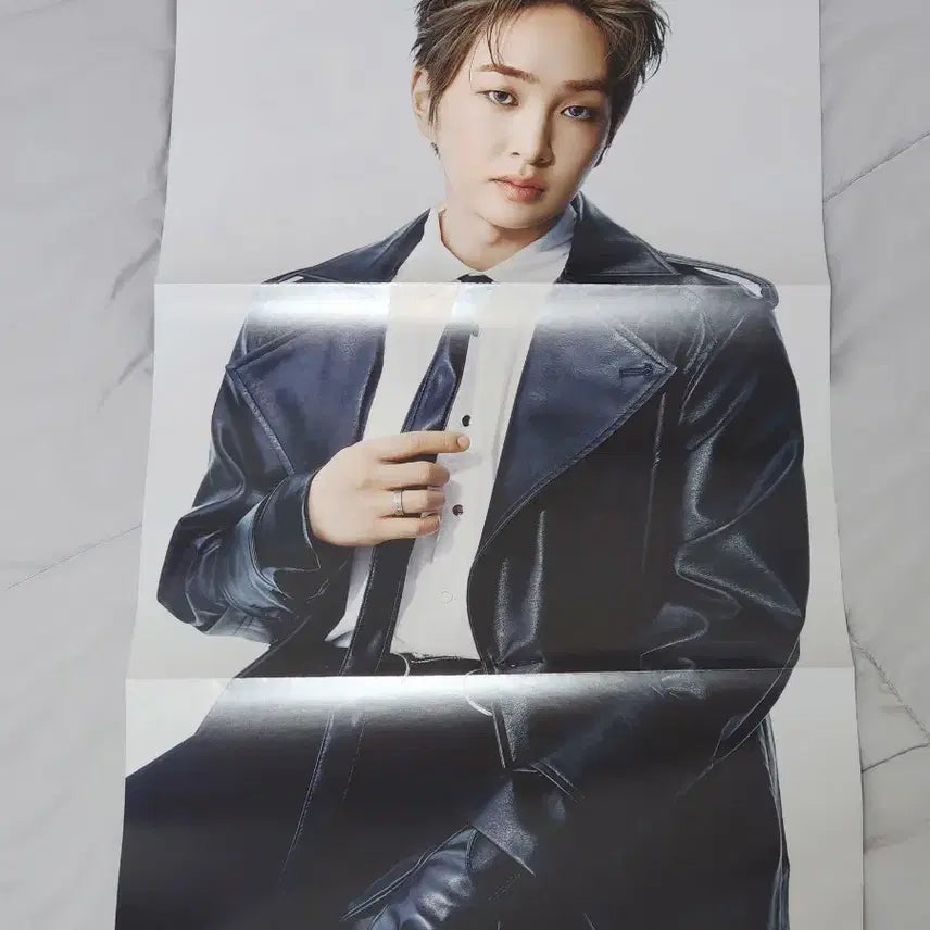 [BUNJANG] Onew Hallyupia Magazine with Store Exclusive Photocard / 온유 커버 한류피아 잡지(스토어 한정 포카 포함) 양도