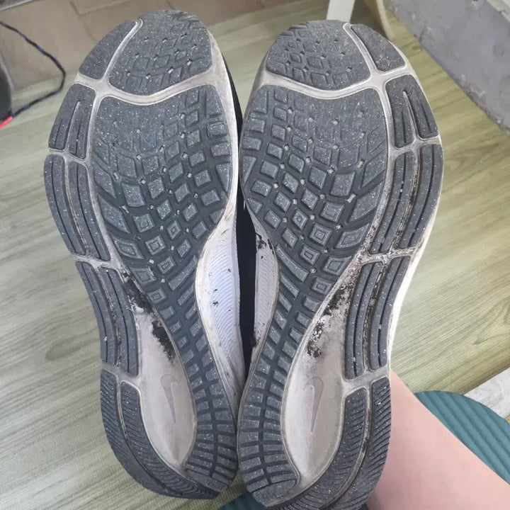 [BUNJANG] Nike Air Zoom Pegasus 38 Black Sneakers / 나이키 에어 줌 페가수스 38 블랙 운동화