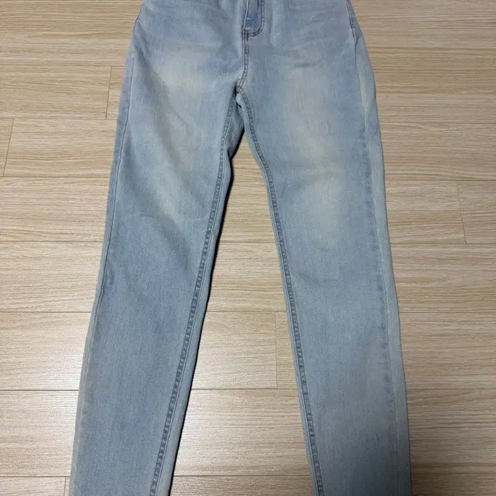 [BUNJANG] KINDAMi High-Waist Two-Button Skinny Jeans / 카인다미 골반볼륨업 투버튼 하이웨이스트_연청 스키니 m
