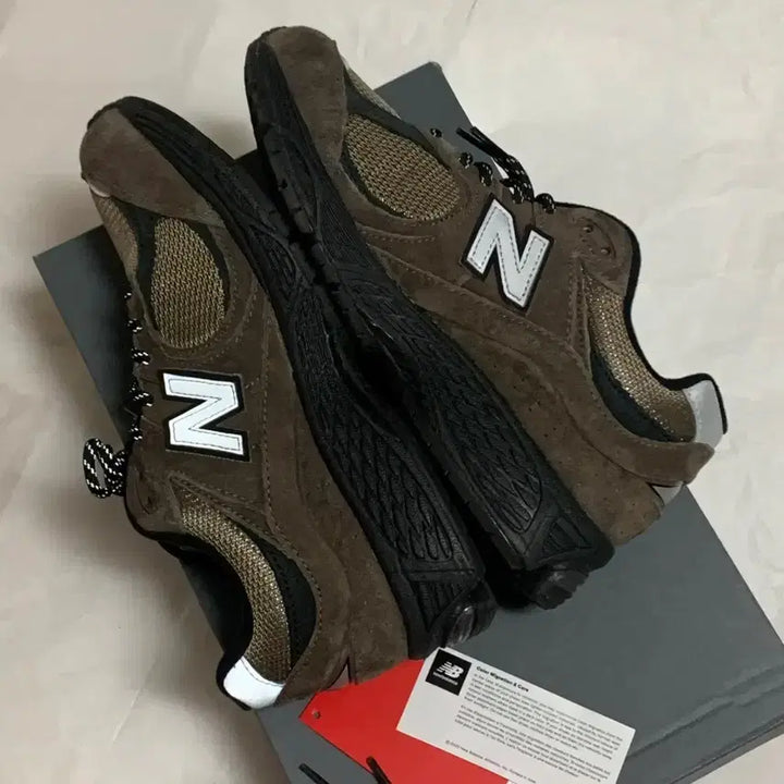 [BUNJANG] New Balance U2002RAB Brown Sneakers / 240 뉴발란스 U2002RAB 브라운