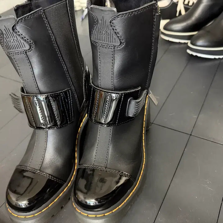 [BUNJANG] Dr. Martens Gaya Chelsea Boots Black / 닥터마틴 가야 첼시 부츠 240 블랙 두번신음