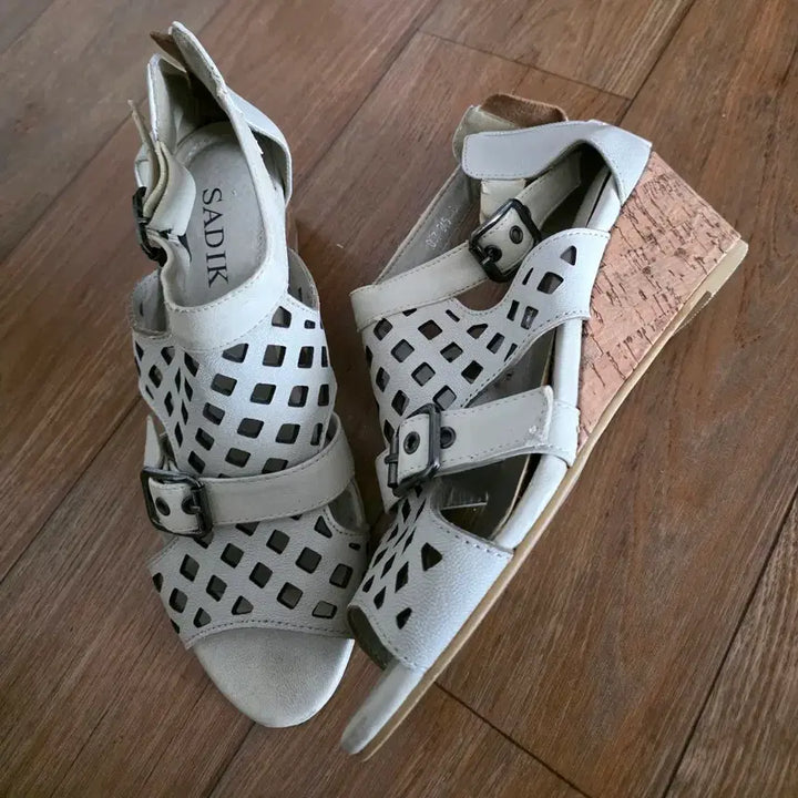 [BUNJANG] SADIK Cut-Out Wedge Heel Sandals White Cork Heel Size 245 / [무배]SADIK 컷아웃 웨지힐 샌들. 245