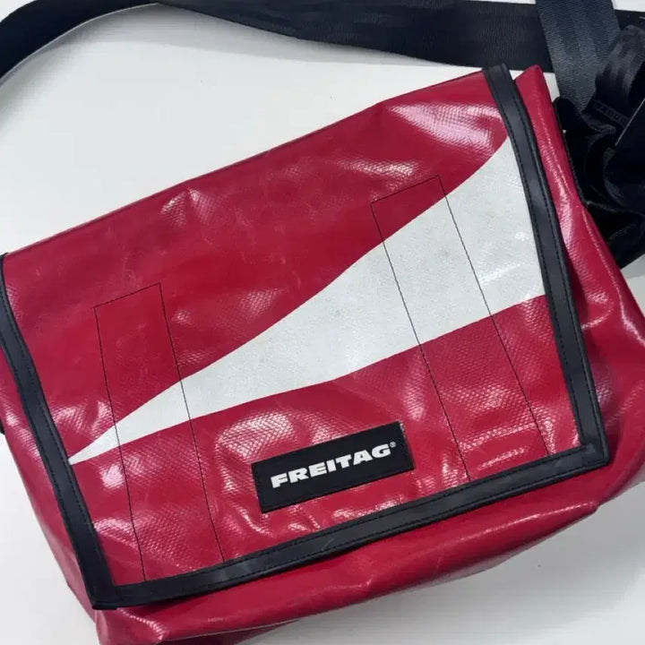 [BUNJANG] Freitag F14 Dexter Messenger Bag Red White / 프라이탁 F14 덱스터 새제품 F14 DEXTER