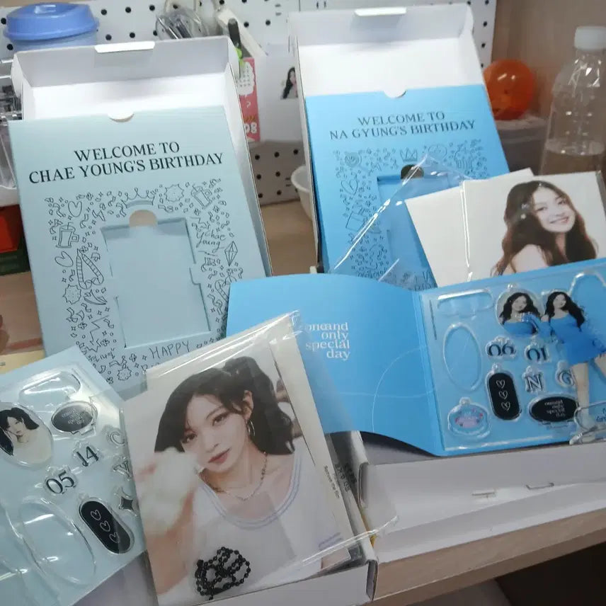 [BUNJANG] fromis_9 Lee Na Gyung and Lee Chae Young Birthday Box Bundle Set / 프로미스나인 프나 생일박스 이나경 이채영 일괄 양도 판매