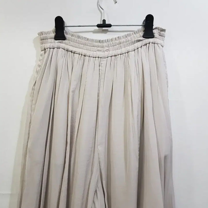 [SOLD OUT] 빈티지 밴딩 하늘하늘 페미닌 와이드 통 바지 여M Q349