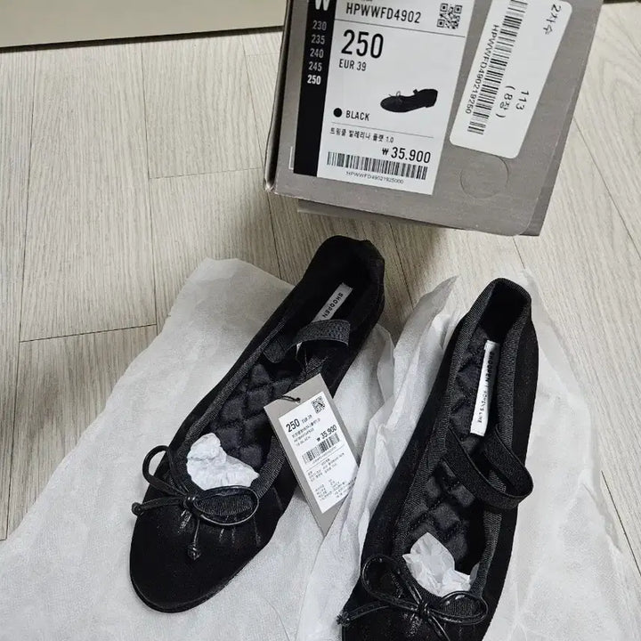 [SOLD OUT] (완전 새상품/250) 슈펜 트윙클 발레리나 플랫 슈즈 블랙 새틴 컬러