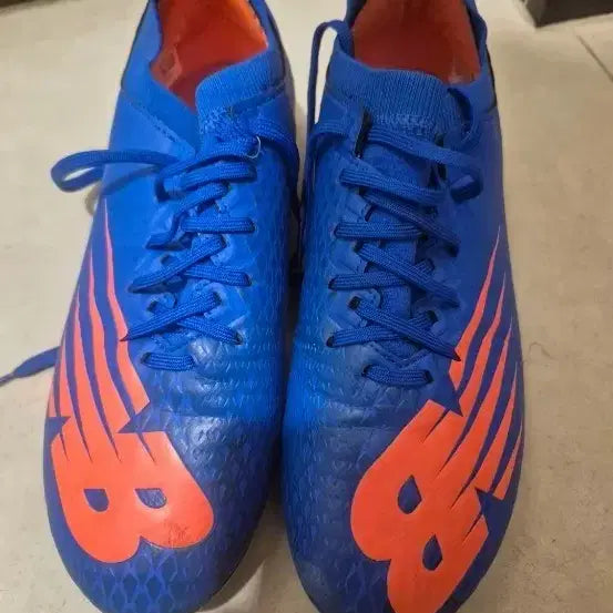 [SOLD OUT] 뉴발란스 퓨론 v6 축구화 260