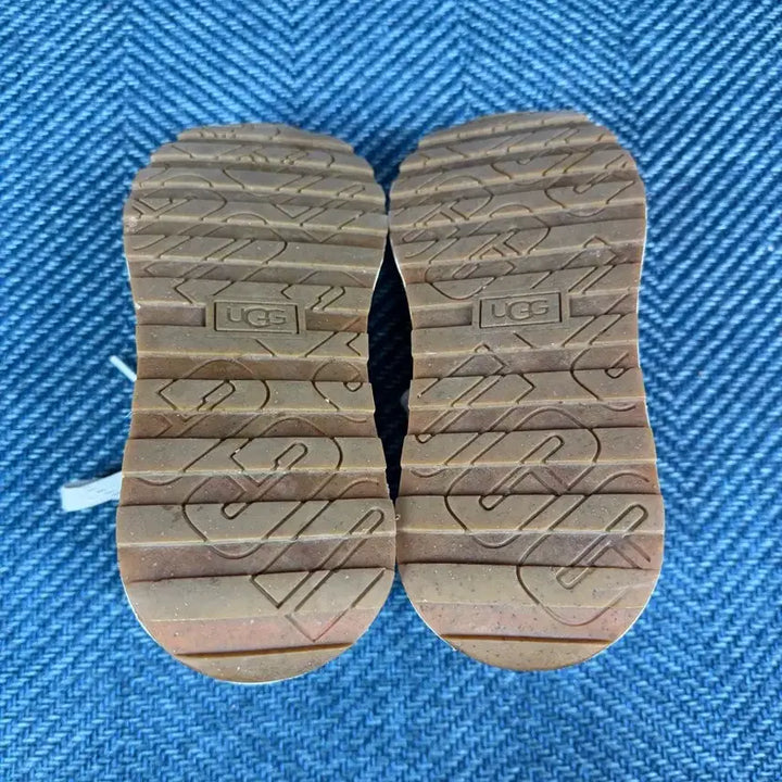[BUNJANG] UGG Marin Lace Logo Platform Sneakers (250mm) / 어그(UGG) 마린 레이스 로고 플랫폼 스니커즈 (250mm)