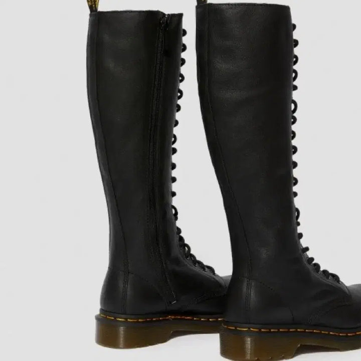 [BUNJANG] Dr. Martens 1B60 20-Hole Long Boots / [새상품] 닥터마틴 1B60 블랙 20홀 롱부츠 240 (UK 5)