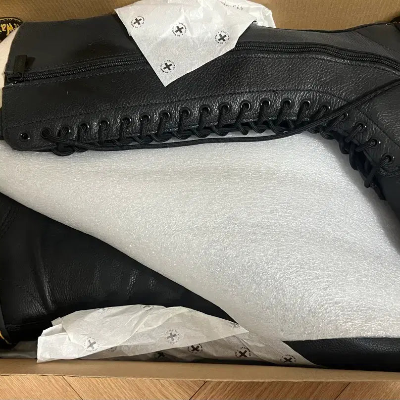 [BUNJANG] Dr. Martens 1B60 20-Hole Long Boots / [새상품] 닥터마틴 1B60 블랙 20홀 롱부츠 240 (UK 5)
